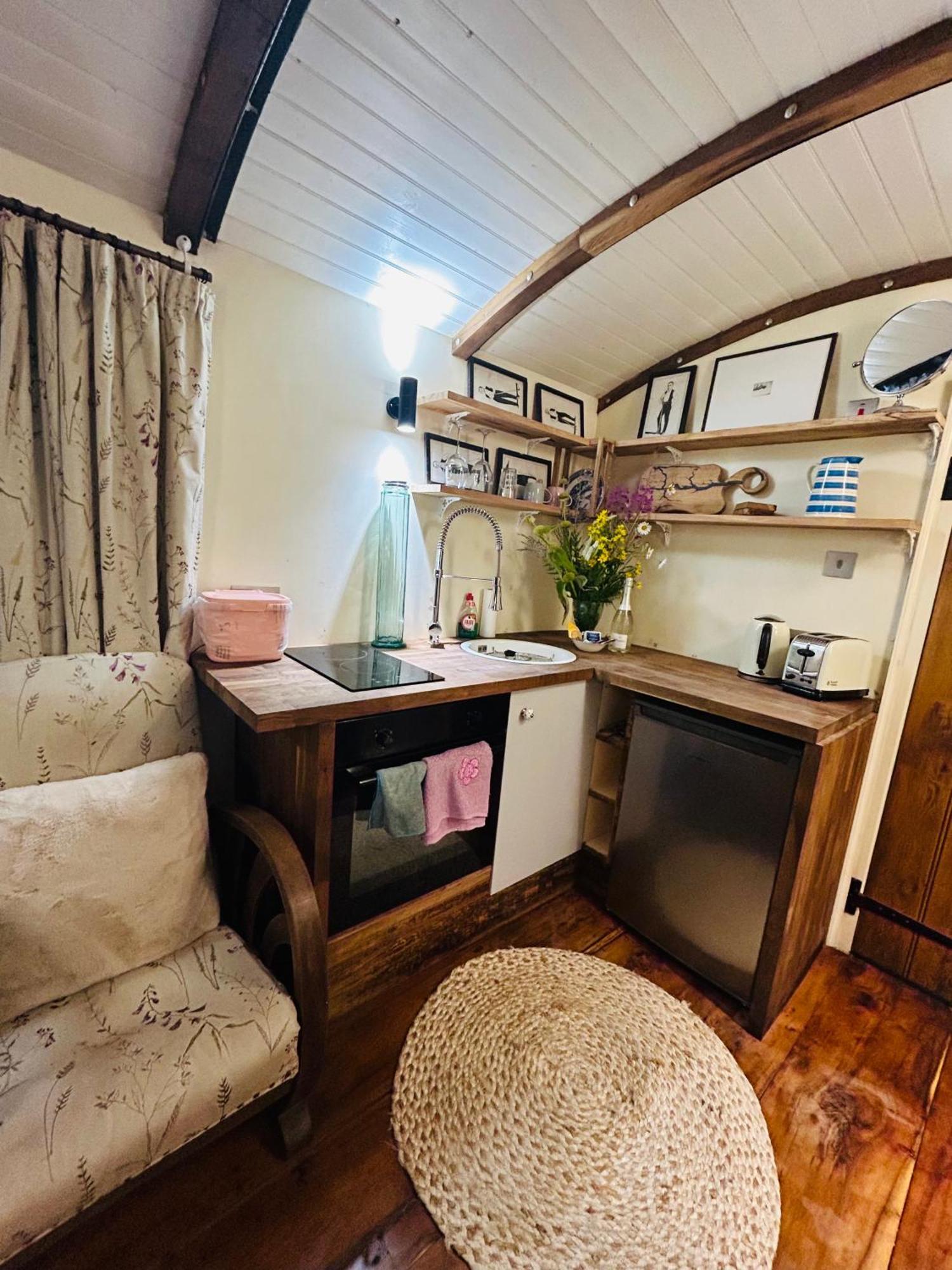 The Railway Carriage - Blue Villa Glasbury Dış mekan fotoğraf